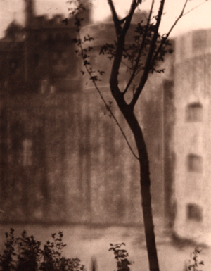 © GEH/31-Studio - Alvin Langdon Coburn - Tower of London - 31-Studio Platinum Print