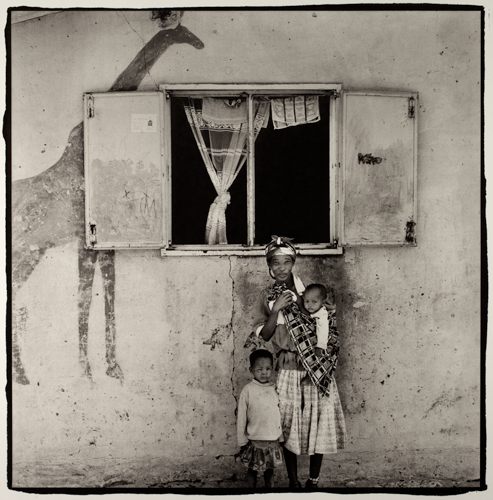 © David Bruce - N//aisa Dahm, Dahm, N!Humkxa, Tsumkwe - 31-Studio Platinum Print