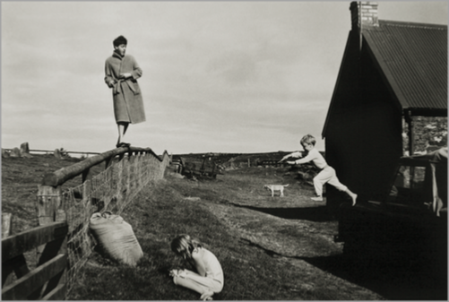 © Linda McCartney/Paul McCartney - Paul, Stella & James - 31-Studio Platinum Print