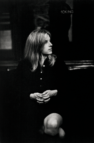 © Paul McCartney - Linda on the Bakerloo Line - 31-Studio Platinum Print