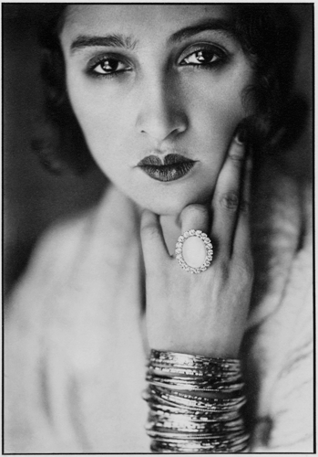 © Ministére de la Culture - France/AAJHL - Jacques Henri Lartigue - Reneé - 31-Studio Platinum Print